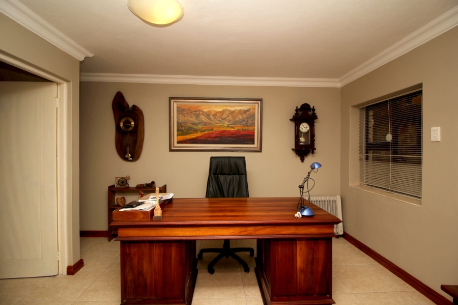 5 Bedroom Property for Sale in Village On Sea Western Cape